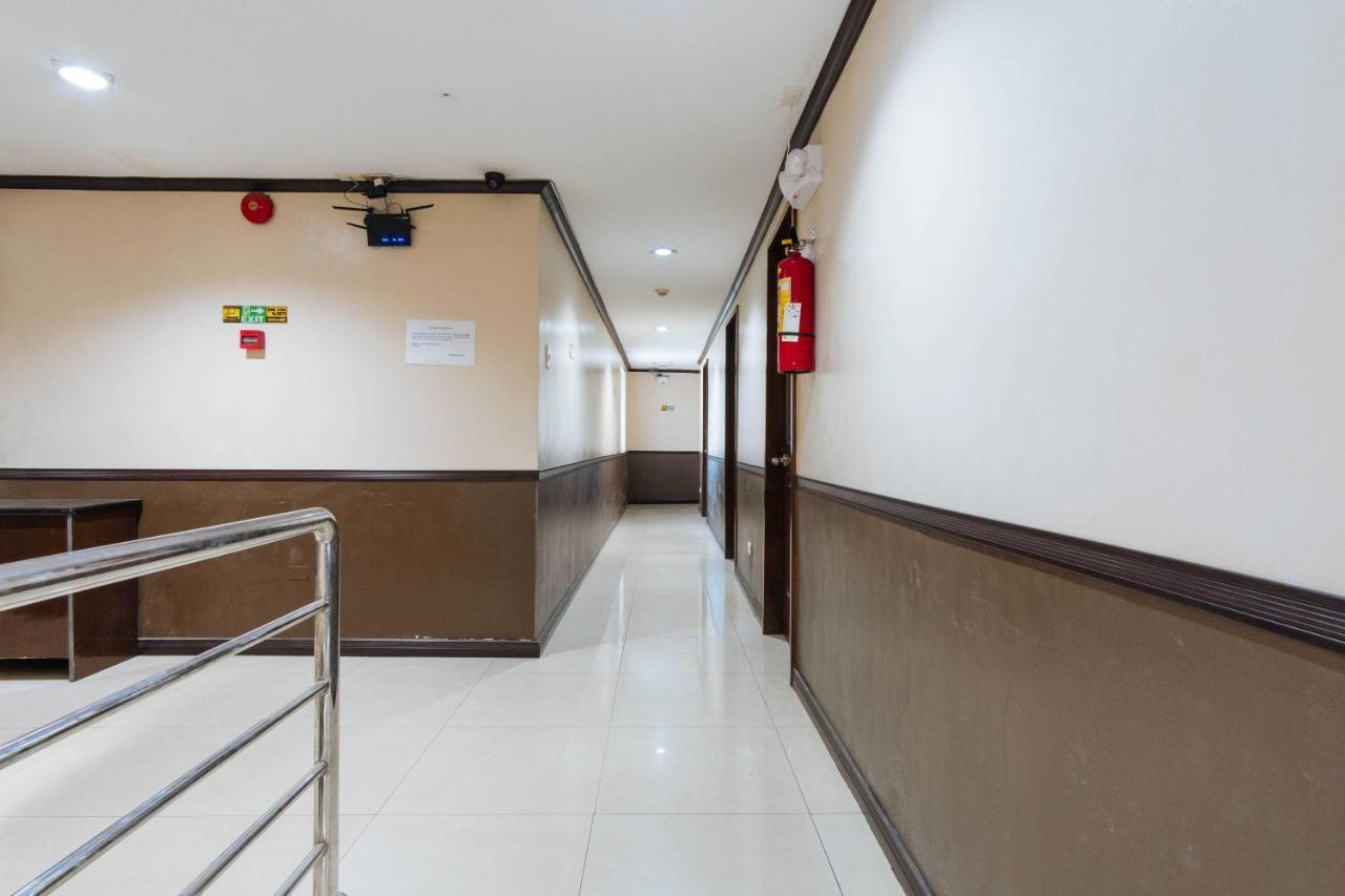 Отель Reddoorz @ Bonifacio St Себу Экстерьер фото